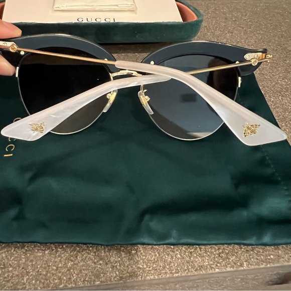 ⚡️GUCCI Pearl/ Gold Studded Cat Eye Sunglasses in Black-Gray, GG0212S, BRAND NEW - Picture 10 of 17